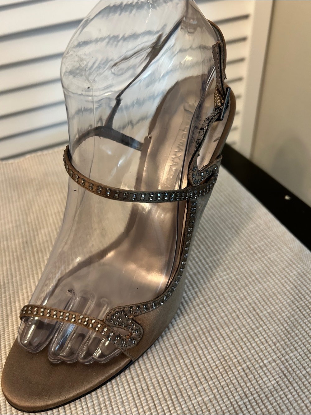 BCBGMAXAZRIA Women's Taupe Strappy High Heel Sandals with Stud Detail size 7